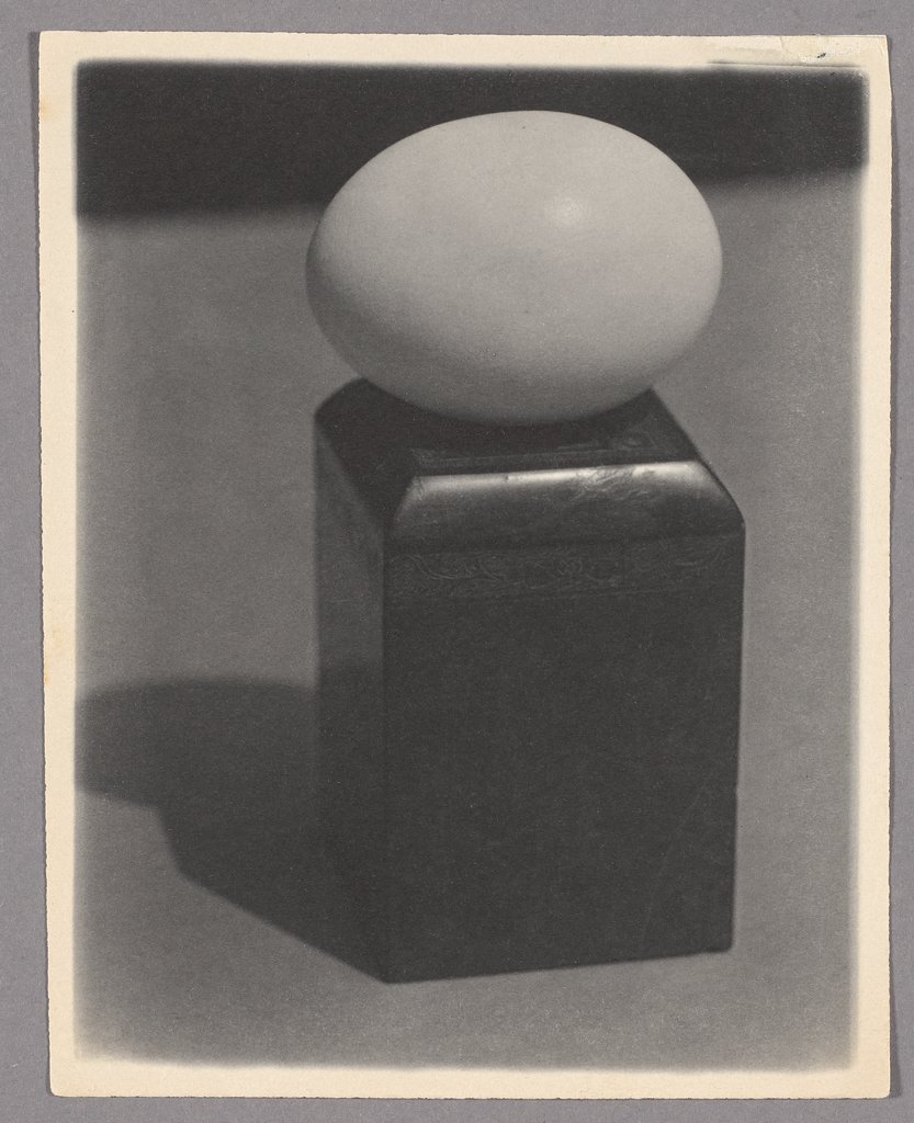 Ei auf Block, Paul Outerbridge