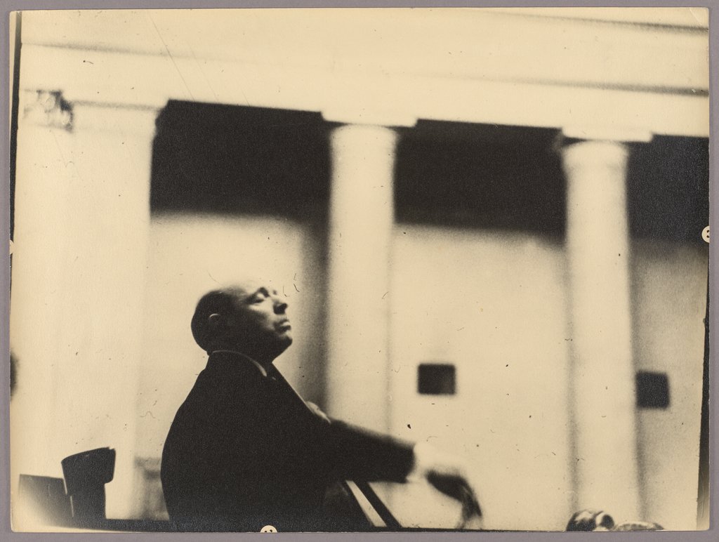 The cellist Pablo Casals in concert in Munich, Erich Salomon