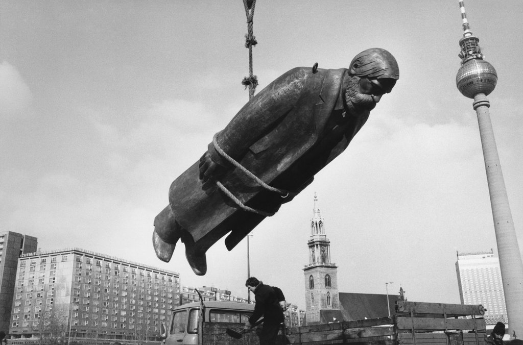 Das Denkmal, Sibylle Bergemann