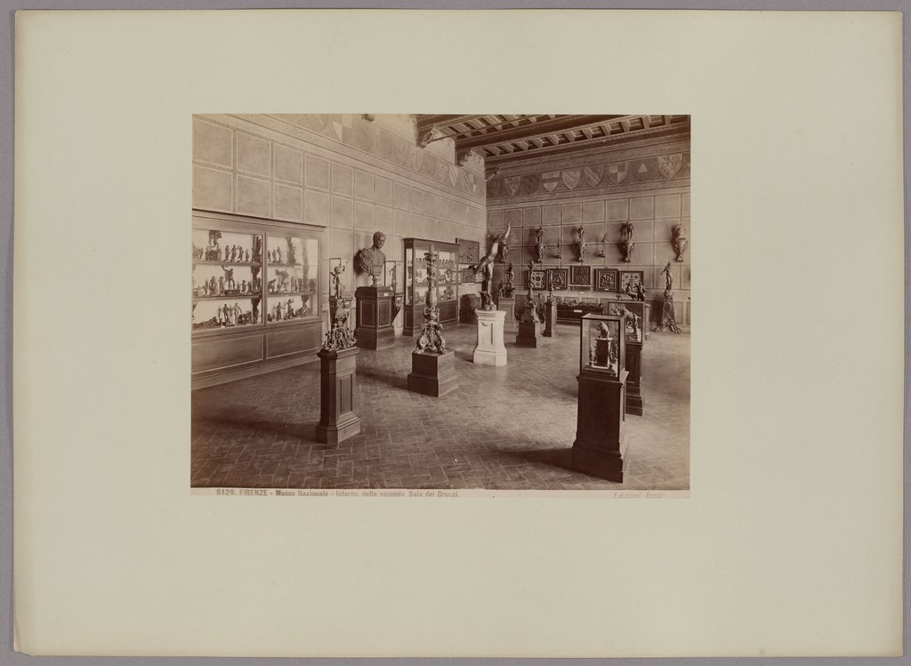 Firenze: Museo Nazionale, Interno della seconda Sala dei Bronzi, No. 9429, Giacomo Brogi