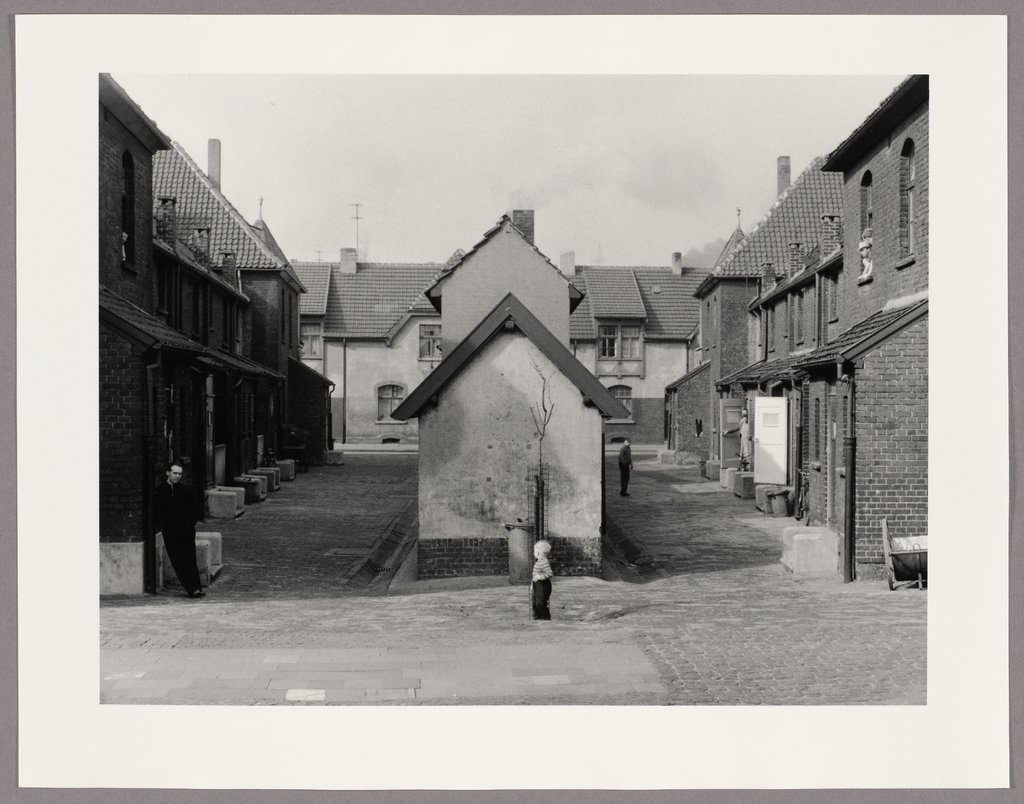 Siedlung Duisburg-Huckingen (aus der Serie "Im Ruhrgebiet 1958"), Chargesheimer (Karl-Heinz Hargesheimer)